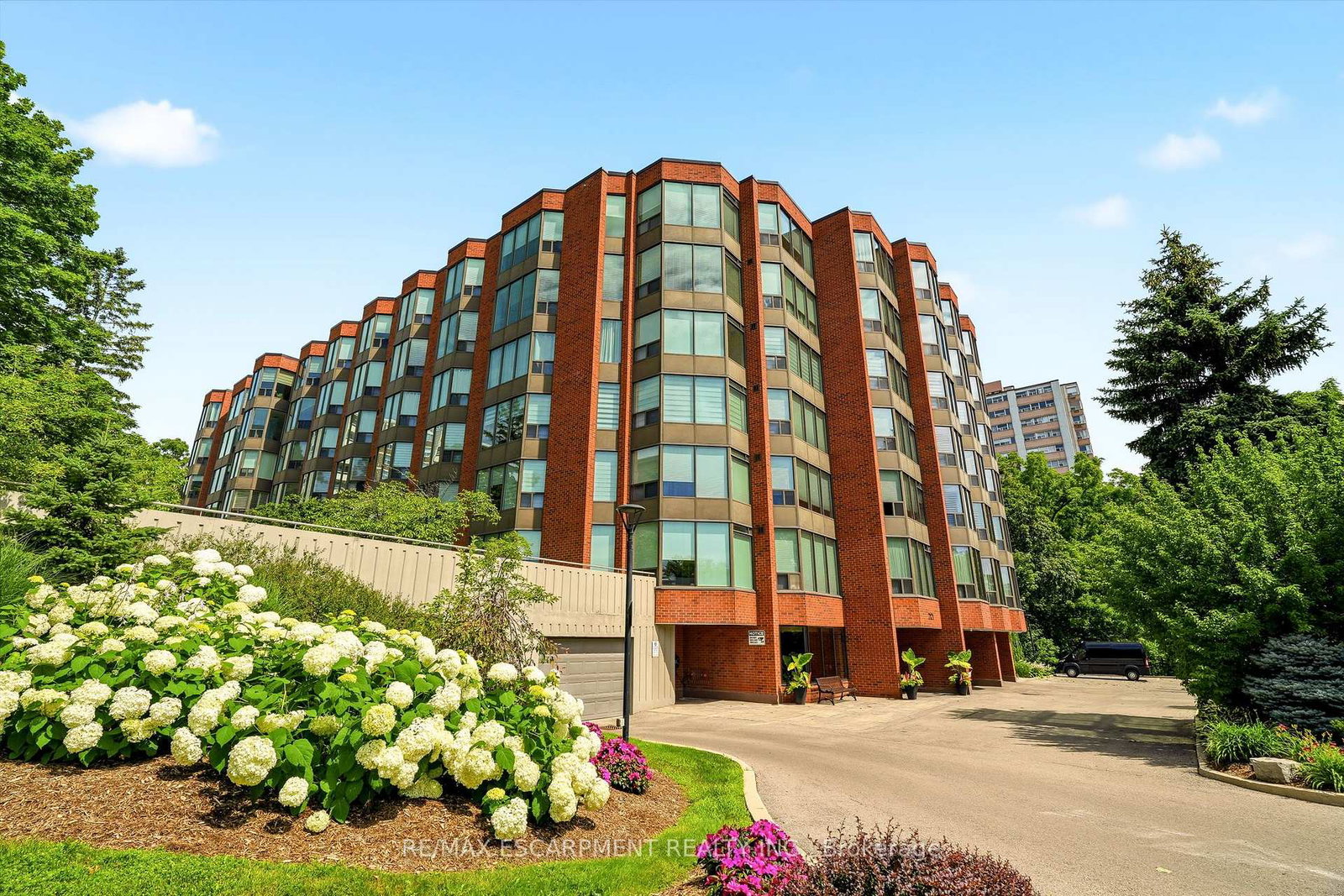 2121-lakeshore-road-burlington-ontario-w13557120