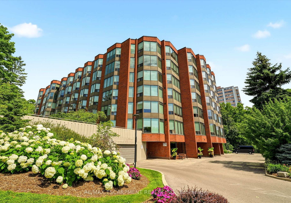 2121-lakeshore-road-burlington-ontario-w13557120