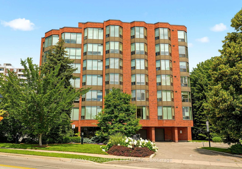2121-lakeshore-road-burlington-ontario-w13557120