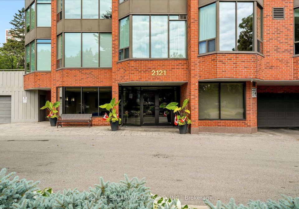 2121-lakeshore-road-burlington-ontario-w13557120