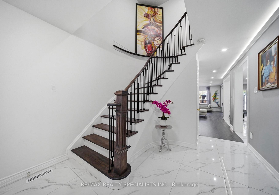 5235-huntingfield-drive-mississauga-ontario-w13557260