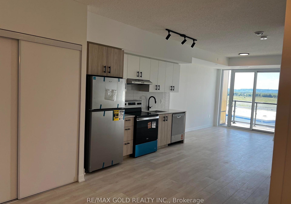 4878-powers-common-burlington-ontario-w13557396