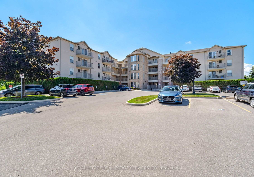 1490-bishops-gate-oakville-ontario-w13557852