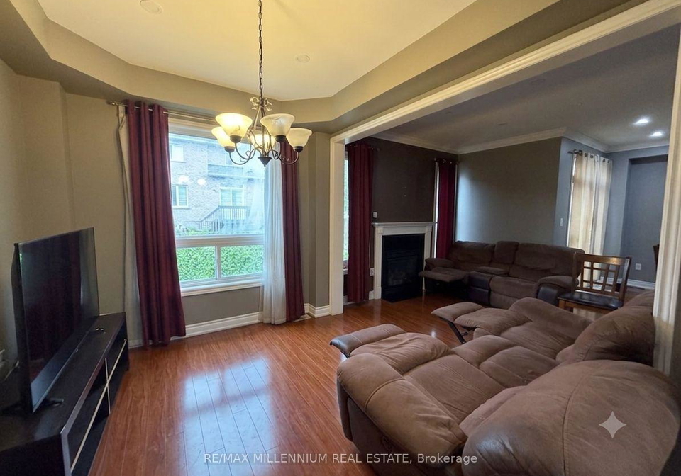 33-nomad-crescent-brampton-ontario-w13557956