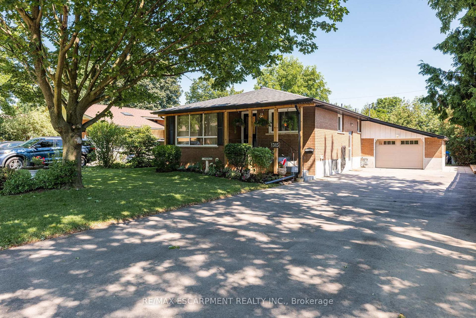 1315-rosemary-crescent-burlington-ontario-w13558322