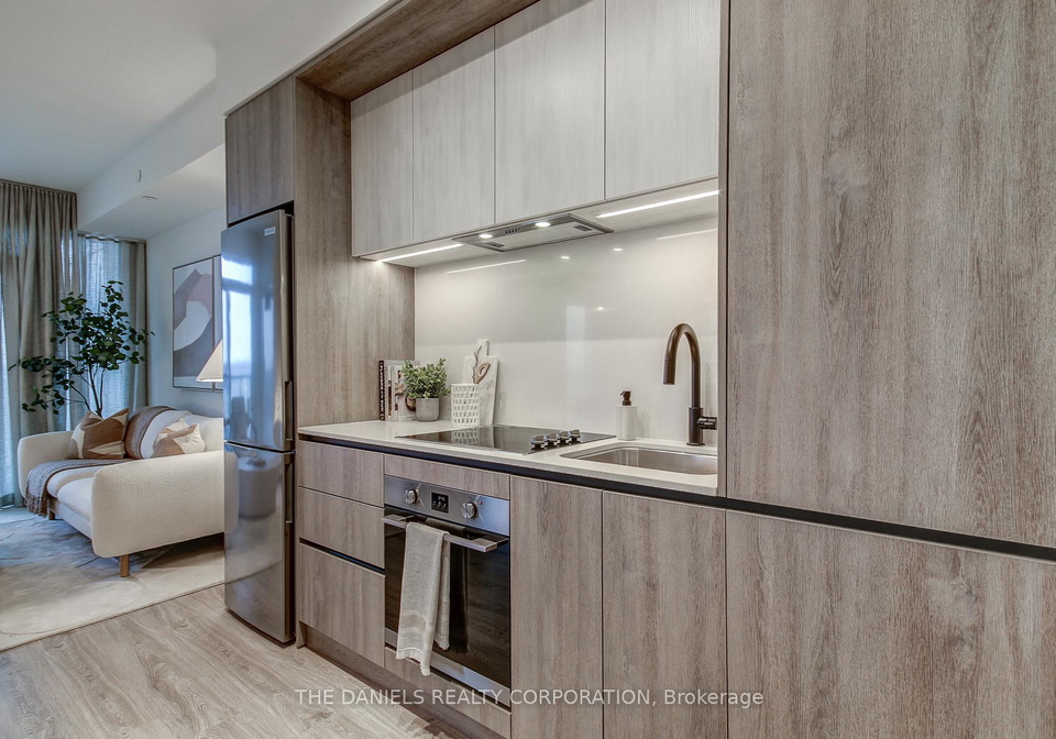 2495-eglinton-avenue-w-mississauga-ontario-w13558614