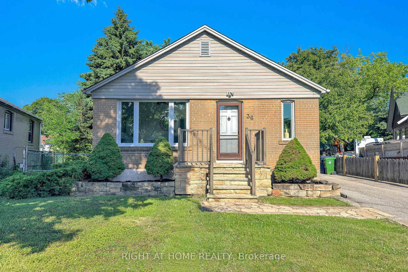 36-huntsmoor-avenue-toronto-etobicoke-ontario-w13558888