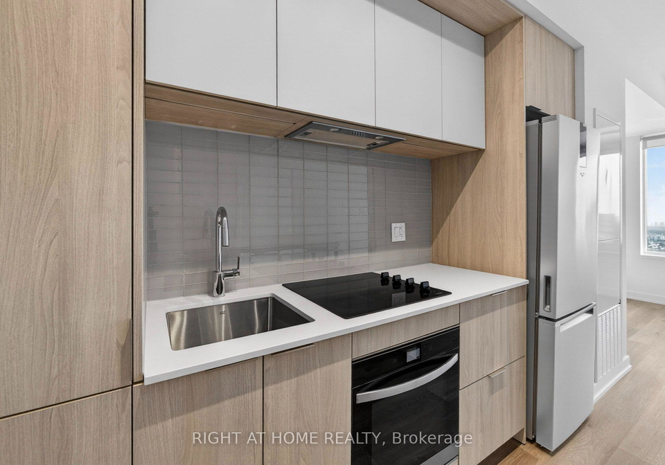 395-square-one-drive-mississauga-ontario-w13559004