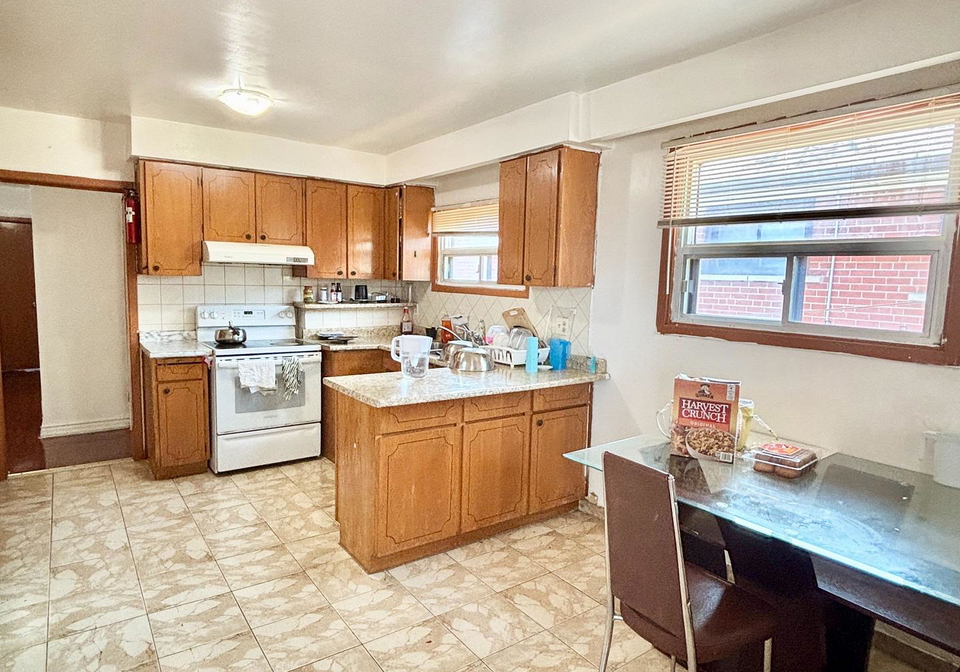 7276-shallford-road-mississauga-ontario-w13559170