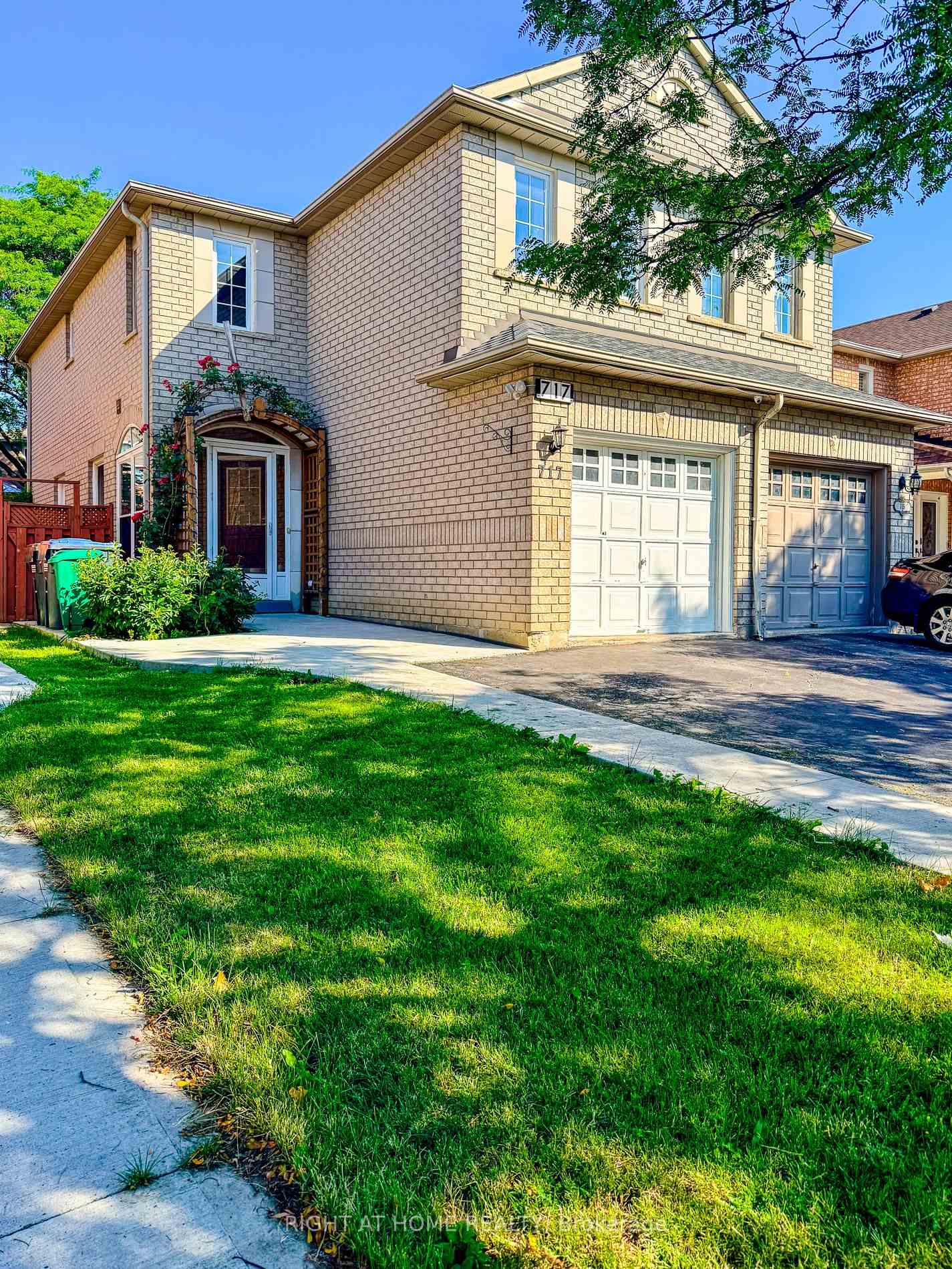 717-mirage-place-mississauga-ontario-w13559300