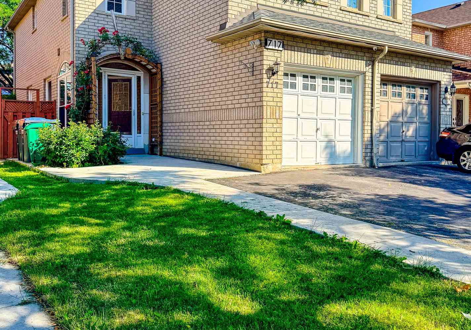 717-mirage-place-mississauga-ontario-w13559300