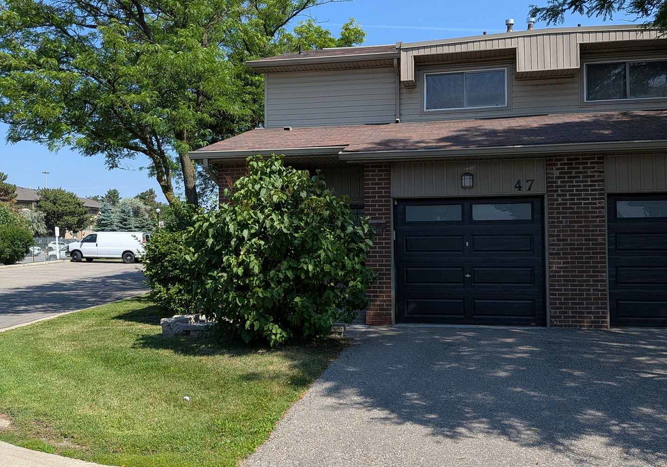 485-meadows-boulevard-mississauga-ontario-w13559382