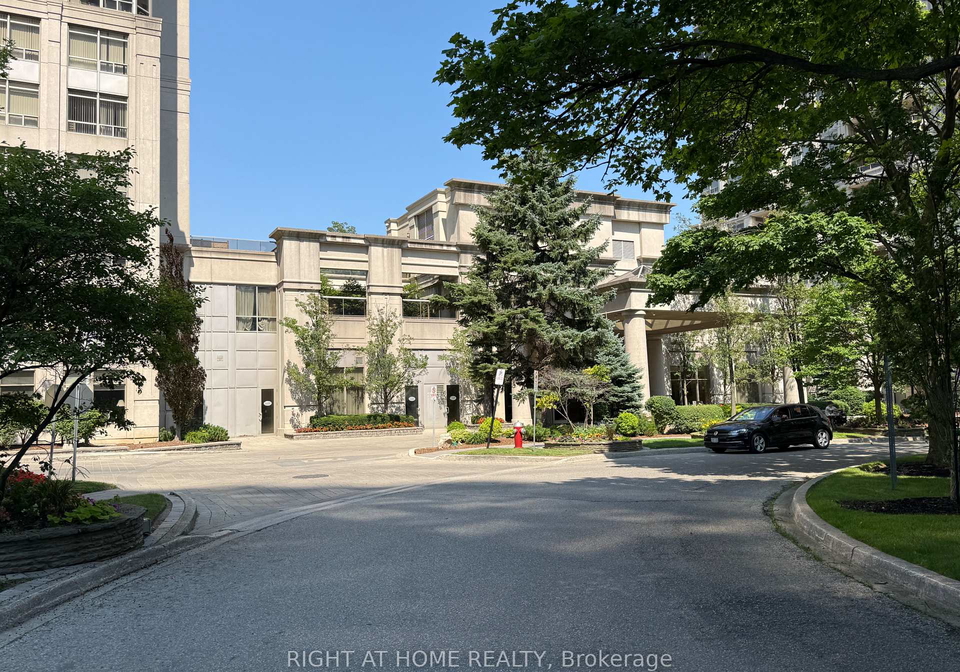 35-kingsbridge-garden-circle-mississauga-ontario-w13559476