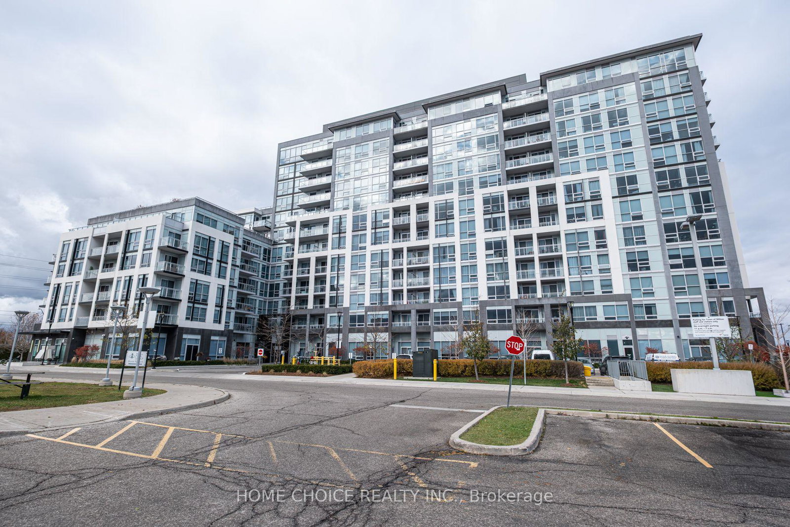 1050-main-street-e-milton-ontario-w13559716
