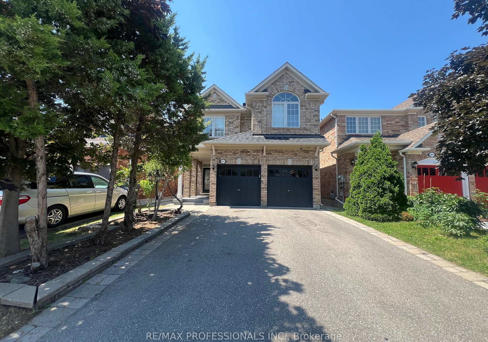 3895-henrietta-way-mississauga-ontario-w13559794