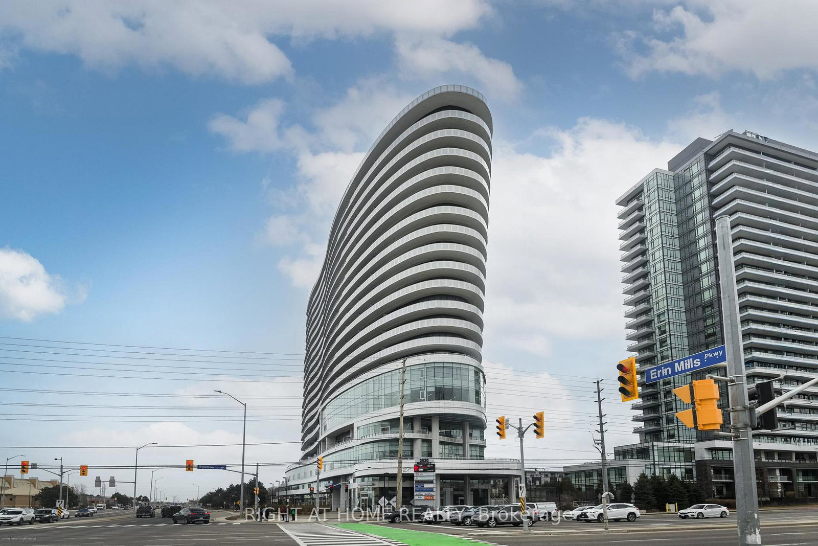 2520-eglinton-avenue-w-mississauga-ontario-w13559962