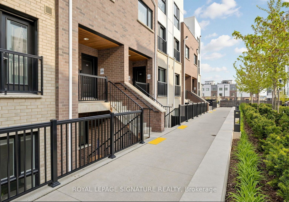 349-wheat-boom-drive-oakville-ontario-w13560086