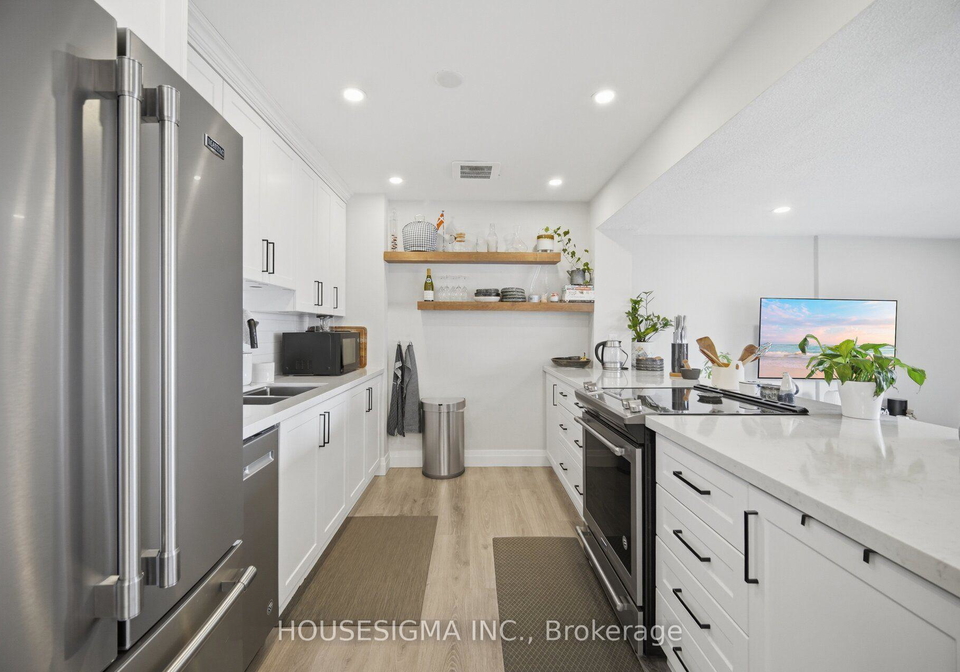 15-elizabeth-street-n-mississauga-ontario-w13560138