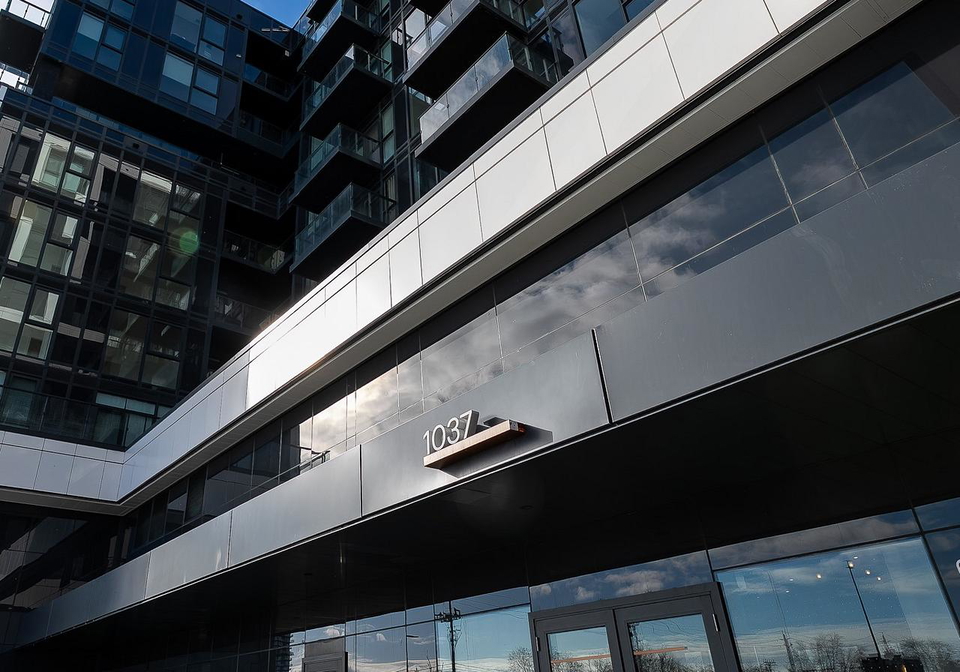 1037-the-queensway-avenue-toronto-etobicoke-ontario-w13560176
