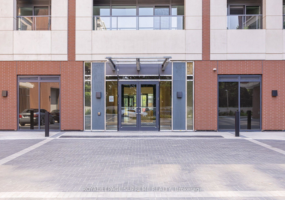 4010-eglinton-avenue-w-toronto-etobicoke-ontario-w13560382