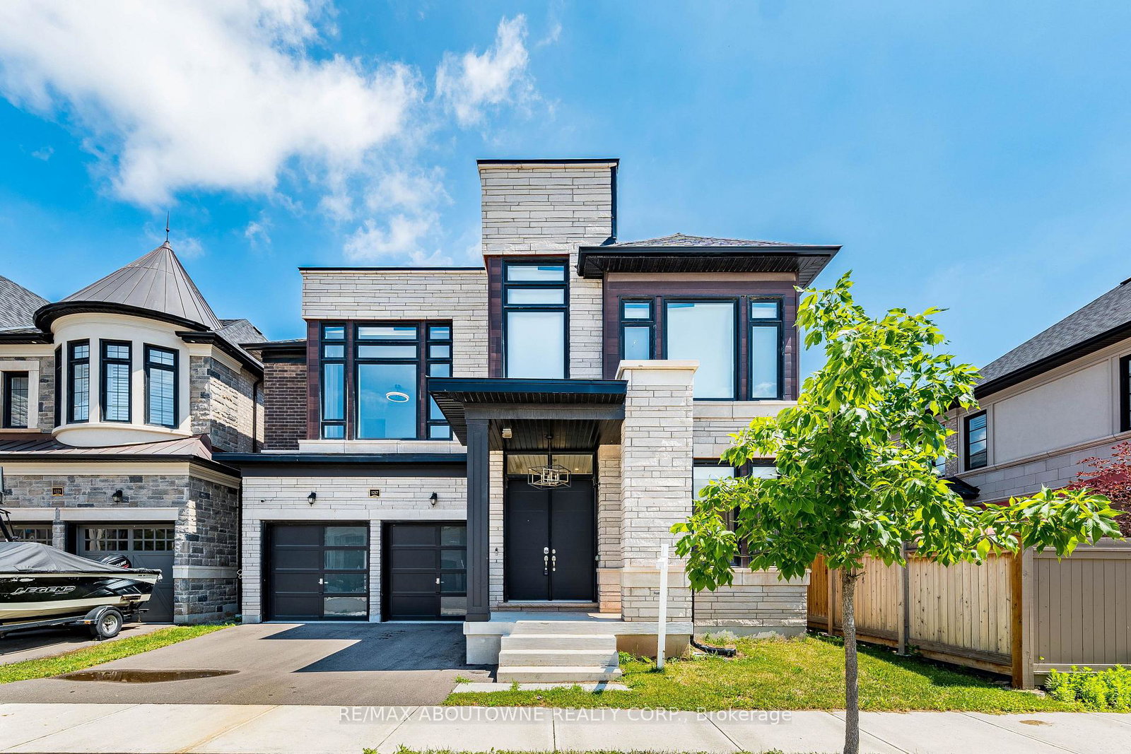1217-ironbridge-road-oakville-ontario-w13560796