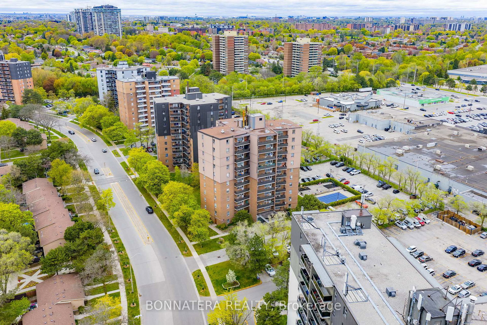 3065-queen-frederica-drive-mississauga-ontario-w13560974