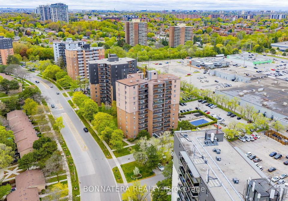 3065-queen-frederica-drive-mississauga-ontario-w13560974