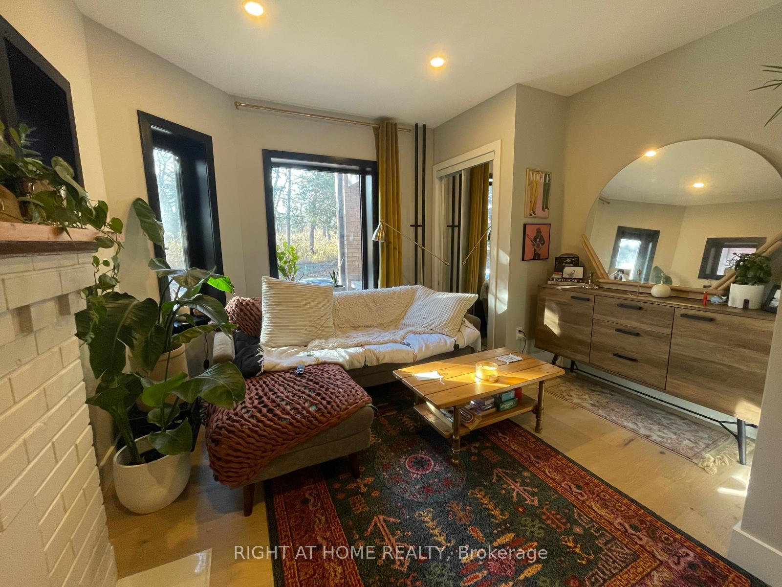 363-parkside-drive-toronto-toronto-ontario-w13561030
