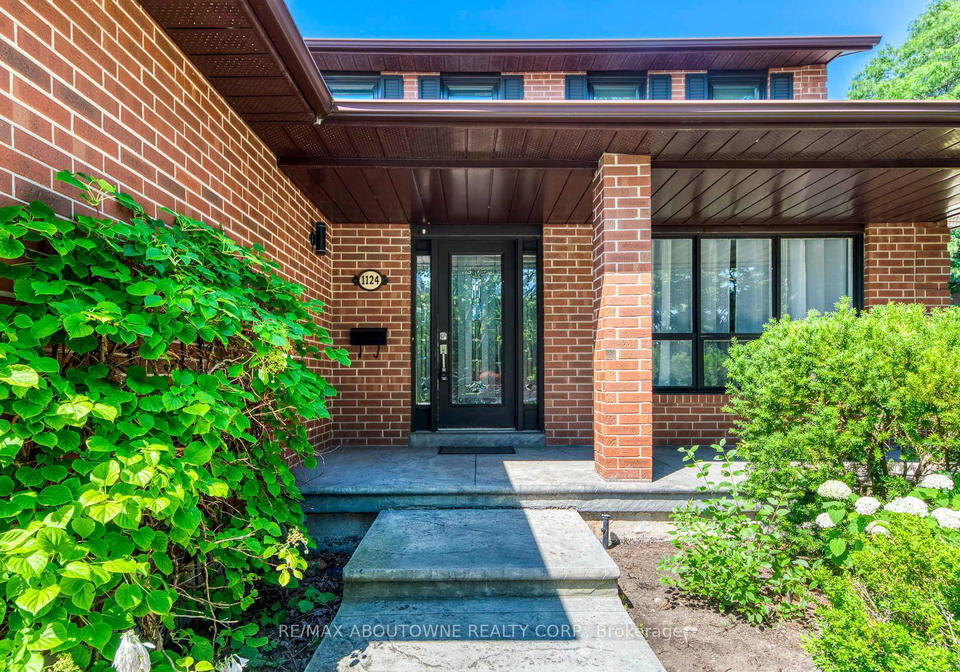 1124-notley-crescent-oakville-ontario-w13561188