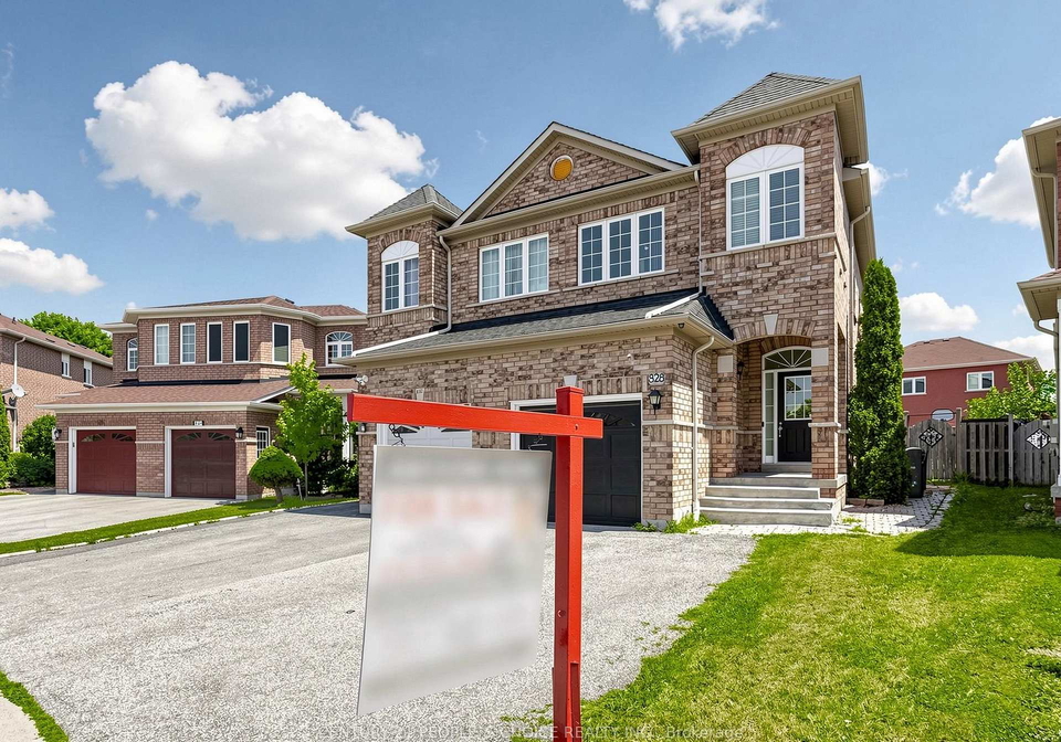 828-khan-crescent-mississauga-ontario-w13561596