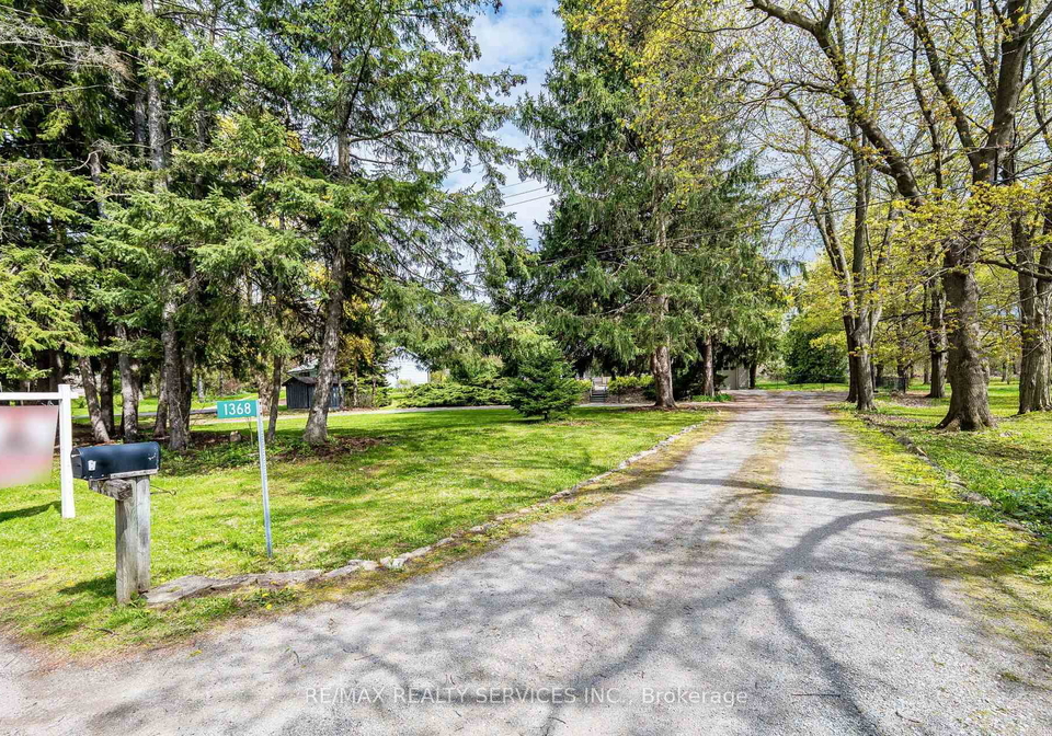 1368-2-side-road-burlington-ontario-w13561744