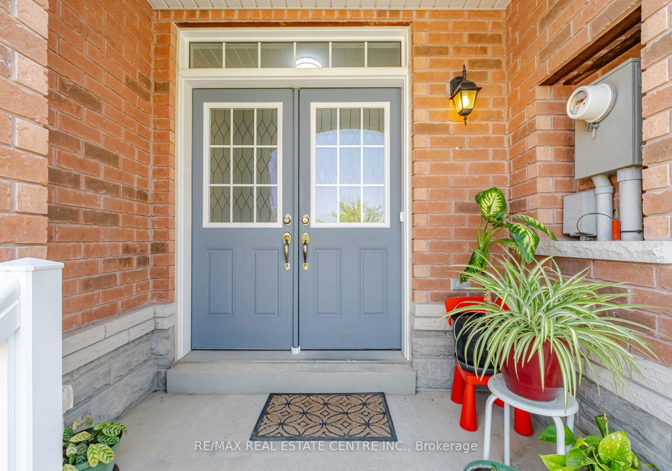 41-lorenzo-circle-brampton-ontario-w13561862