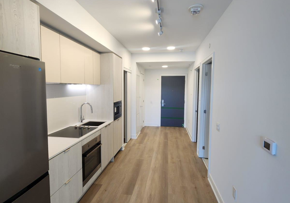 86-dundas-street-e-mississauga-ontario-w13562266