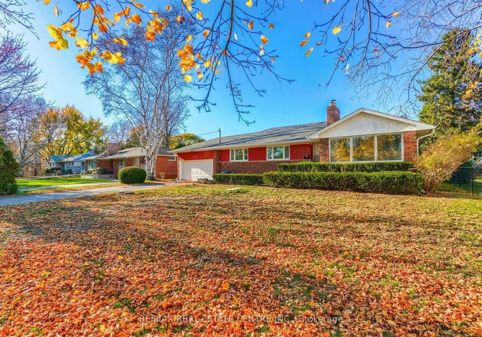 585-indian-road-n-mississauga-ontario-w13562344