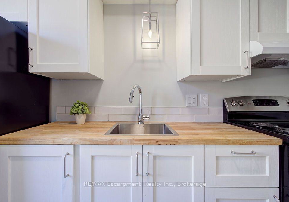 830-robinson-street-burlington-ontario-w13562494