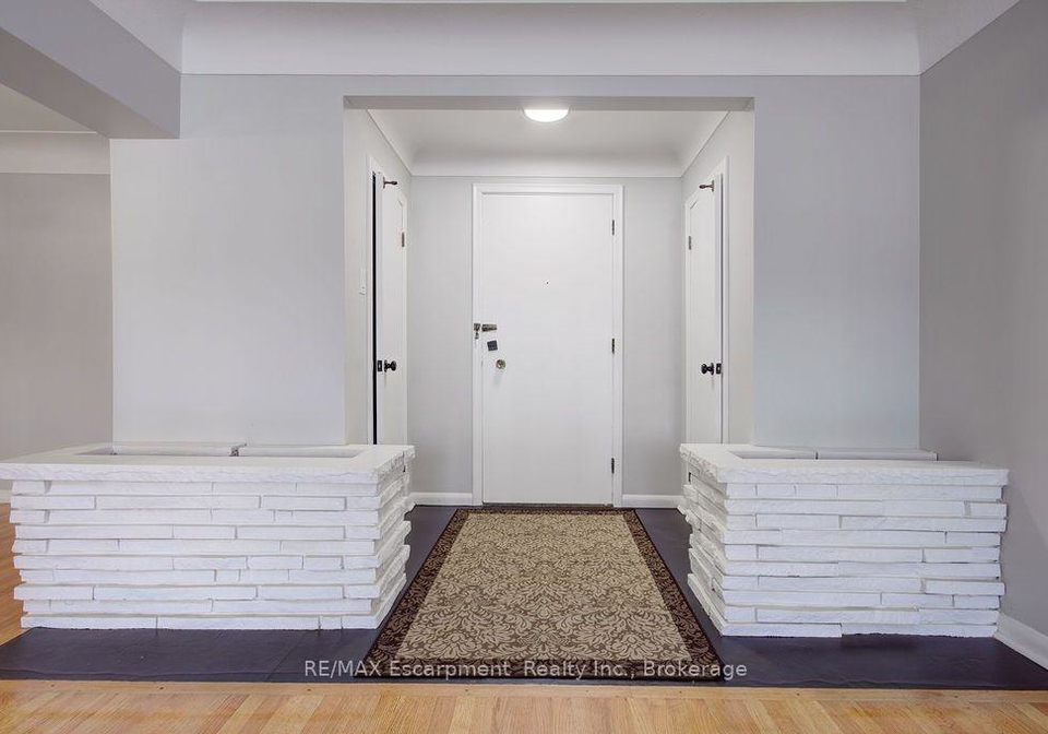 830-robinson-street-burlington-ontario-w13562494