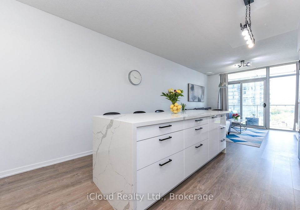 103-the-queensway-toronto-toronto-ontario-w13562622