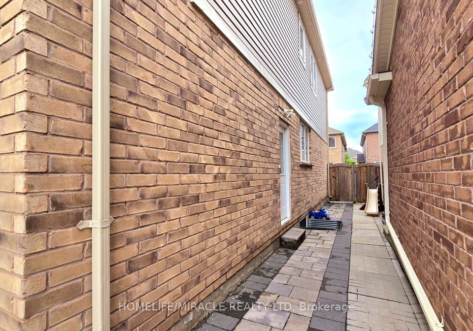 91-tysonville-circle-brampton-ontario-w13562770