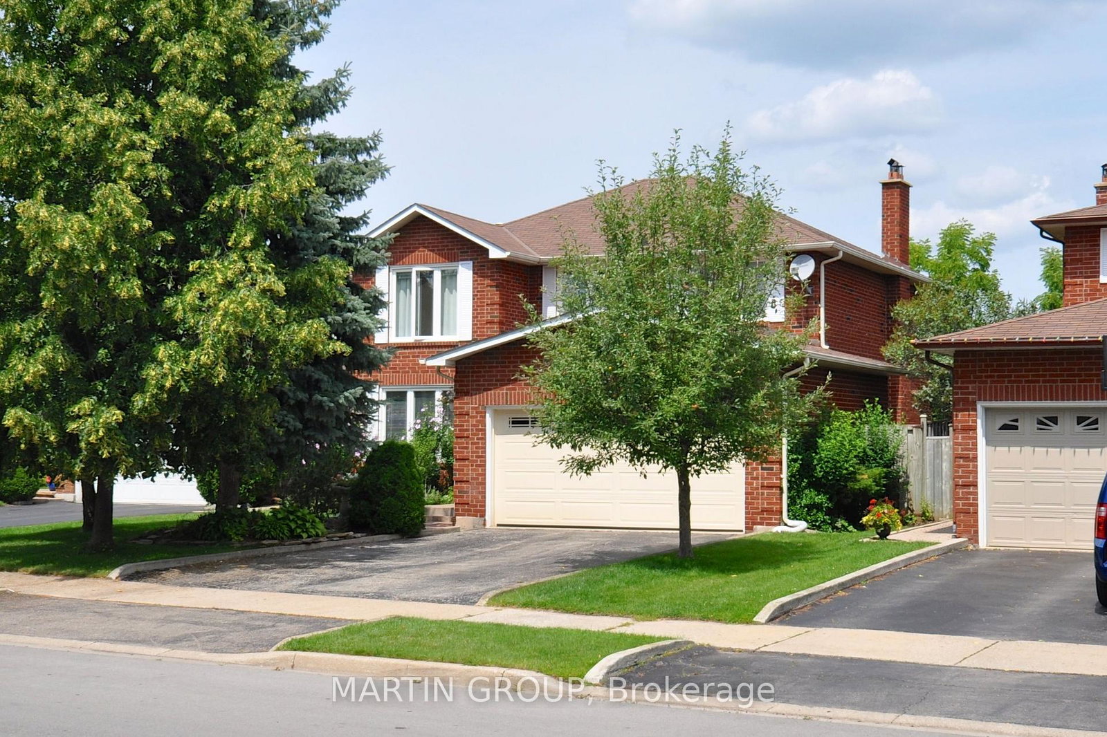2083-pen-street-oakville-ontario-w13562800