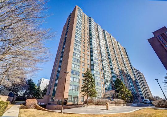 135-hillcrest-avenue-mississauga-ontario-w13563100