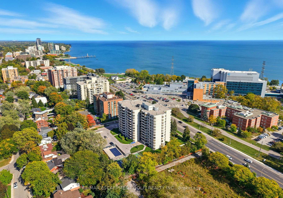 1201-north-shore-boulevard-e-burlington-ontario-w13563188