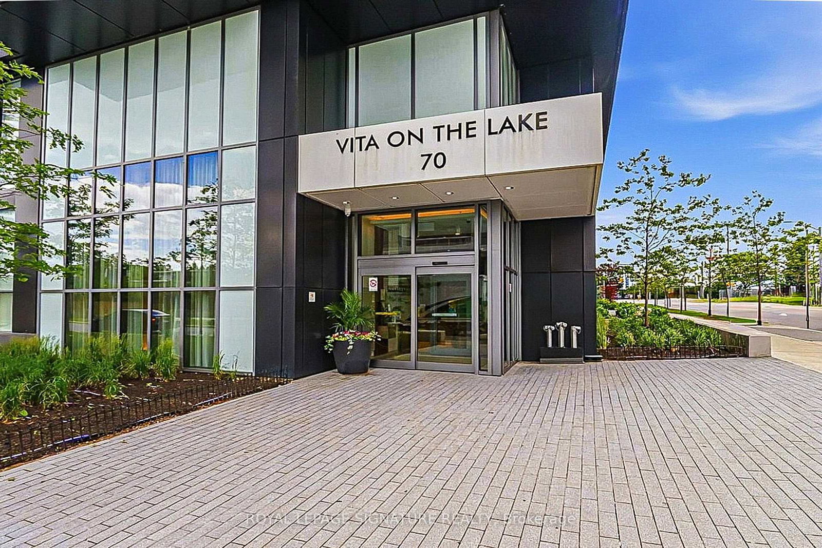 70-annie-craig-drive-toronto-etobicoke-ontario-w13563254