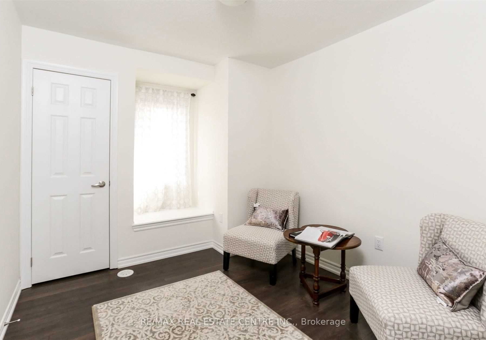 583-allport-gate-milton-ontario-w13563576