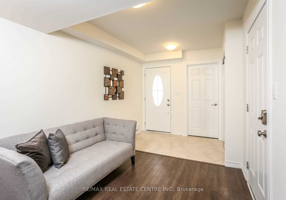 583-allport-gate-milton-ontario-w13563576