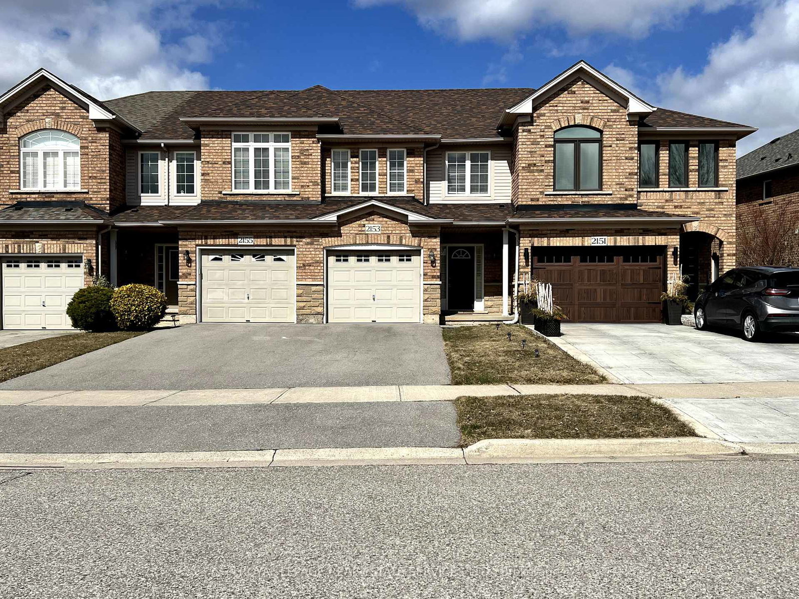 2153-redstone-crescent-oakville-ontario-w13563866