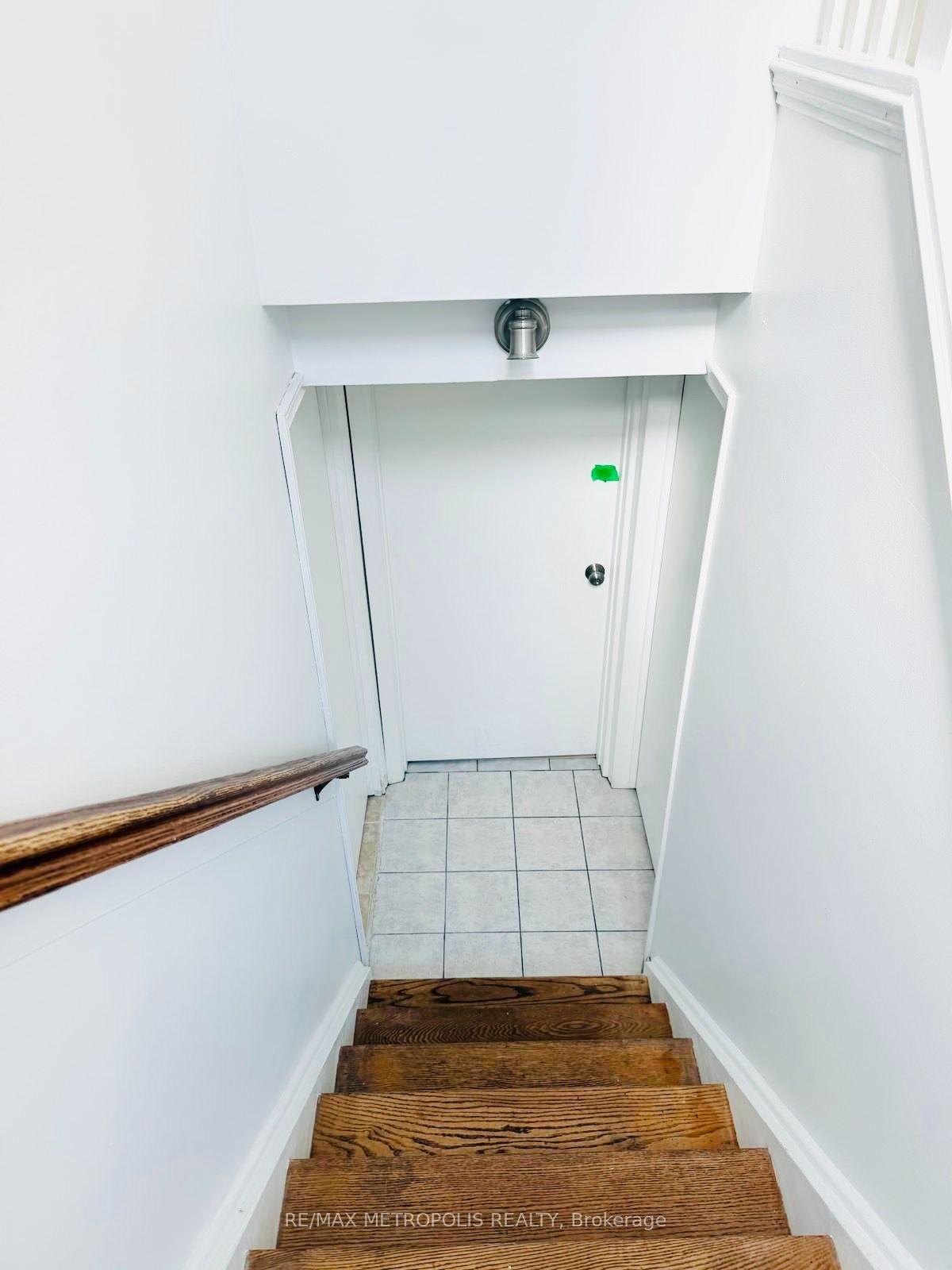 11-rambler-place-toronto-york-ontario-w13564124