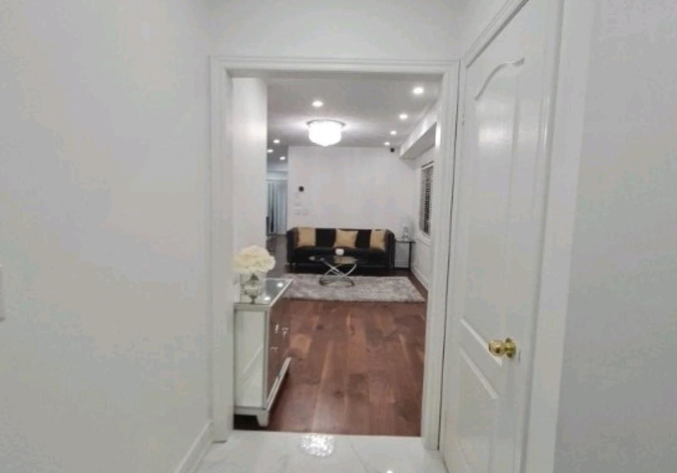 7153-village-walk-mississauga-ontario-w13564316