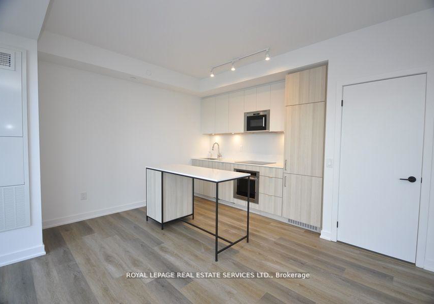 215-lakeshore-road-w-mississauga-ontario-w13564448