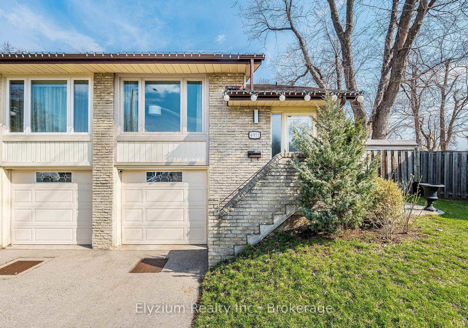 6953-cherbourg-gardens-mississauga-ontario-w13565134