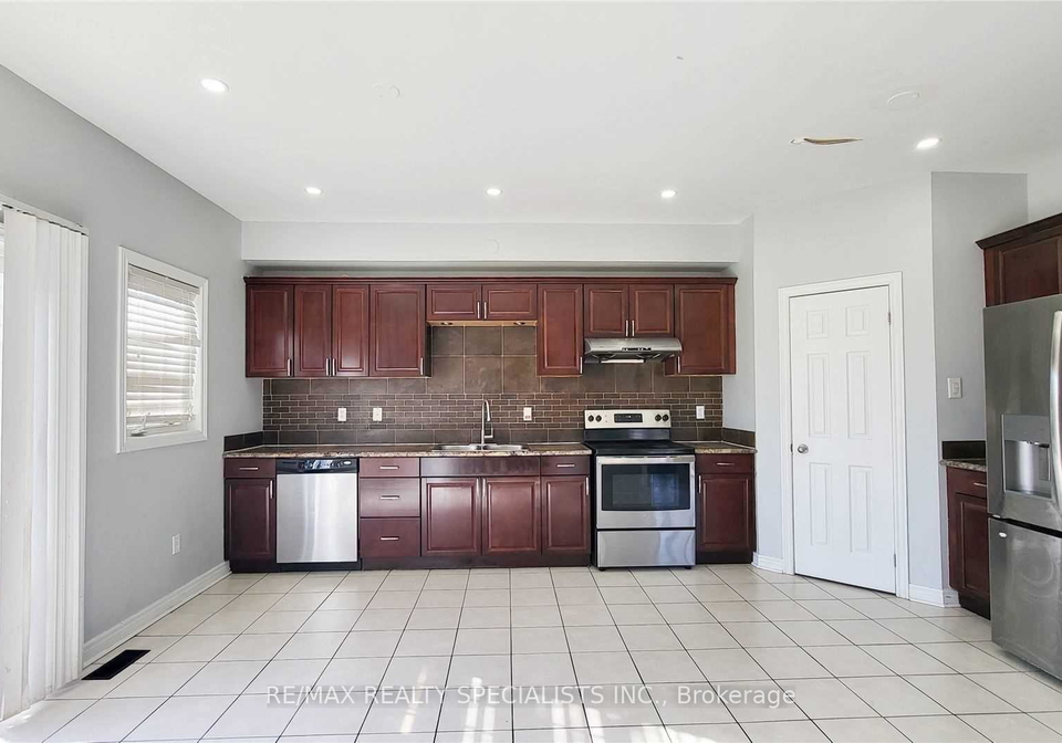 17-iron-block-drive-brampton-ontario-w13565782